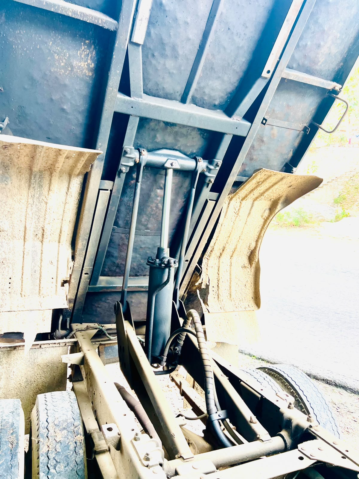 Isuzu Tipper Set 1 Cube - Tipper Bed (Bukki), Hydraulic Pump & Tipper Jack - photo 6